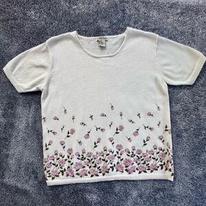 Cynthia Taylor. Knitted t-shirt with short sleeves/Floral Printed/Size-M